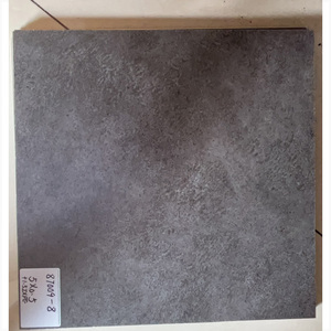 Suelo SPC LVT de <span class=keywords><strong>PVC</strong></span> Virgen de 5mm 0.5mm para Interiores, Moderno, Impermeable, Resistente al Desgaste, de Tablas Anchas, con <span class=keywords><strong>Sistema</strong></span> de Clic de Lujo - Product Image 2