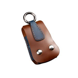 Porte-clés artisanal en cuir Crazy Horse à suspendre à la ceinture - Product Image 5