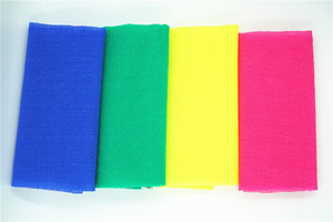 Serviette de bain exfoliante en nylon 100% de beauté japonaise pour le lavage de la peau et le gommage du corps - Product Image 3