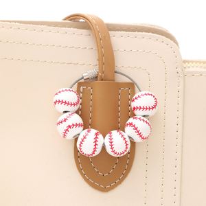 Nouveaux porte-clés créatifs de style sportif (football, basketball, baseball) avec mousqueton pour sacs et sangles de téléphone - Product Image 5
