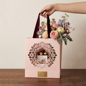 Sac cadeau en papier rose élégant avec logo personnalisé découpé au laser, motif floral, avec poignée en ruban, pour mariage, <span class=keywords><strong>fleuriste</strong></span>, emballage cosmétique - Product Image 1