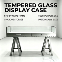 Vitrines de présentation de bijoux de style industriel sur mesure, îlots de présentation centralisés pour montres de mode, et vitrines en fer forgé