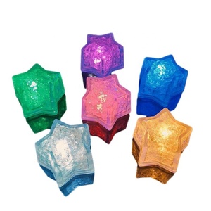 Cube <span class=keywords><strong>de</strong></span> glace activé par l'eau à LED Glaçons lumineux Changement <span class=keywords><strong>de</strong></span> couleur Lumière <span class=keywords><strong>de</strong></span> tasse Lumières <span class=keywords><strong>de</strong></span> décoration <span class=keywords><strong>de</strong></span> fête <span class=keywords><strong>de</strong></span> mariage - Product Image 2