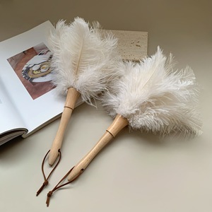 Plumeau en plumes d'autruche Siyu, blanc doux, 30-36 cm, pour le nettoyage des meubles - Product Image 1