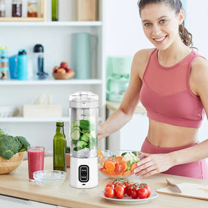 Alimentez votre vie : préparez des smoothies et des jus <span class=keywords><strong>de</strong></span> qualité professionnelle n'importe où avec une batterie massive <span class=keywords><strong>de</strong></span> 6000 mAh. Vivez un mélange sans fil à la demande. - Product Image 2
