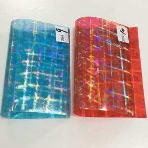 Vente directe d'usine Film PVC à pois fins Sacs à main et sac colorés de qualité alimentaire Matériaux pour chaussures de camouflage laser - Product Image 6