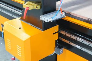 Machine de fraisage CNC ATC multifonctionnelle pour la fabrication d'armoires et de portes, travail du bois haute précision 3 axes avec table à vide - Product Image 3