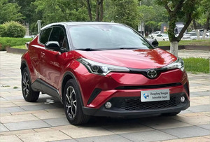 <span class=keywords><strong>Toyota</strong></span> <span class=keywords><strong>CHR</strong></span> 2.0L Elite d'occasion 2020 - Transmission automatique, SUV 5 places, parfait pour une utilisation quotidienne - Product Image 3