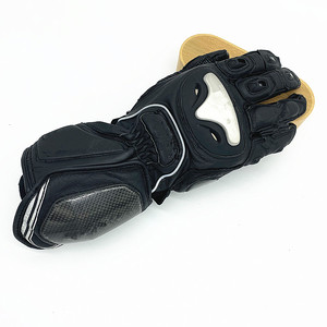 El mejor guante de cuero de cabra real con protector de carbono fresco y largo calentado para motocicletas - Product Image 3