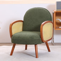Fauteuil simple de style rétro en rotin vert, fauteuil en bois massif, salon, loisirs, vintage, balcon, réunion, meubles de maison