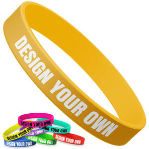 Bracelets étanches de sport, matériau élastique doux. Numéros et logos de joueurs personnalisés. Résiste à la sueur et à l'eau. - Product Image 1