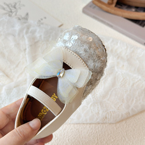 Scarpe da bambina con cinturino alla caviglia, stile coreano, novità Primavera Autunno 2026, con paillettes a farfalla, design da principessa, suola morbida in TPR - Product Image 4