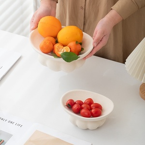 Assiettes ovales en céramique nordique transfrontalière, assiettes à dîner solides, plateaux de rangement pour fruits avec design à pied haut pour <span class=keywords><strong>table</strong></span> basse de salon - Product Image 2
