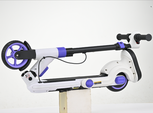 สกู๊ตเตอร์ไฟฟ้าอเนกประสงค์สำหรับเด็ก UKids ปี 2025 พร้อมที่นั่ง 2 ล้อ ยางกันกระแทก ไฟท้าย ไฟ Ambient Light และระบบเตะเริ่มต้นการขับขี่ - Product Image 6