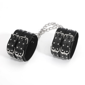 Juego de <span class=keywords><strong>esposas</strong></span> de cuero suave con esponja, <span class=keywords><strong>esposas</strong></span> para tobillos y collar, juguetes sexuales para parejas, lencería erótica para mujer - Product Image 3
