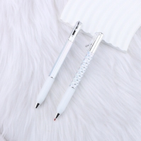 Stylo bille DIY en plastique avec perles en peluche, design pompon cœur mignon pour fille, stylo cadeau moelleux, encre noire, pointe 1,0 mm