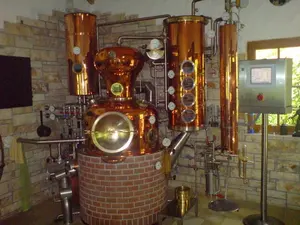 Boben 2024 Hete Stijl Commerciële Distilleerderij Apparatuur Multifunctionele Cognac Whisky Rum Alcohol Koper Still Distilleerder