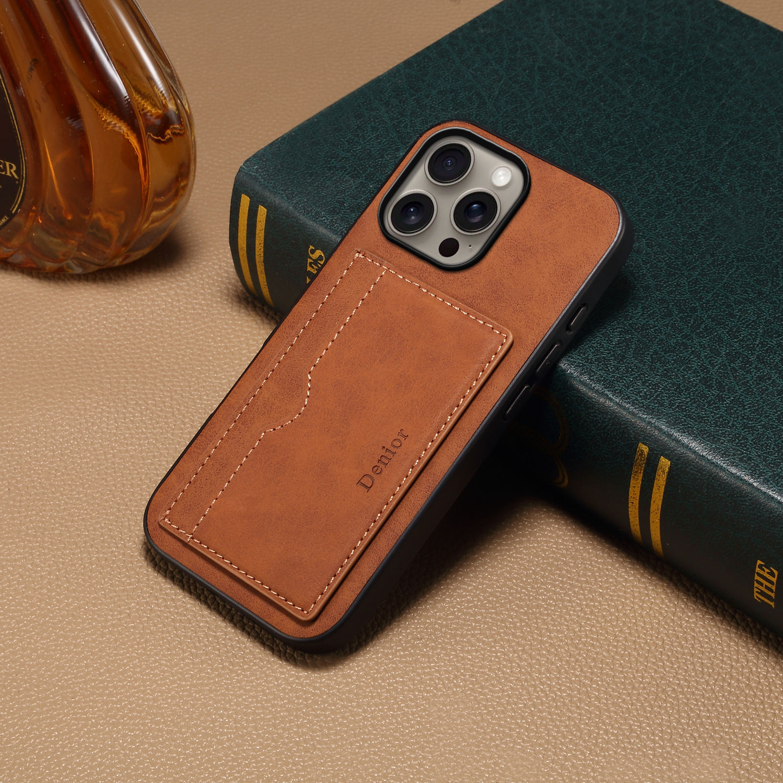 สีน้ำตาล