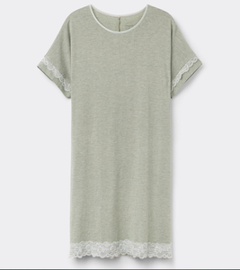 Robe de nuit d'été en viscose à manches courtes et bordure en dentelle - Product Image 5