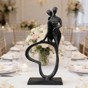 Statua Artistica in Metallo di Coppia Evelyn, Scultura d'Amore per Decorazione di Matrimoni, Casa, Soggiorno e Caminetto - Product Image 6