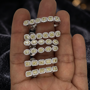 Boucles d'oreilles clous en diamant jaune fantaisie, diamants naturels taille radiant, or jaune 14 carats, certifiées IGI, joaillerie fine - Product Image 1