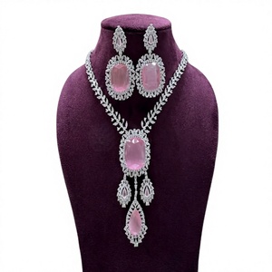Ensemble collier et boucles d'oreilles en laiton plaqué argent glamour avec zircon taille ovale, bijoux de mariage pour femmes - Product Image 2
