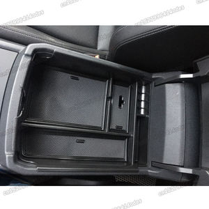 Placa de reposabrazos de coche ABS, caja de almacenamiento de consola central para Volkswagen teramont <span class=keywords><strong>VW</strong></span> Atlas 2017 2018 2019 2020, funda organizadora deportiva cruzada - Product Image 2