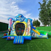 Château gonflable bleu pour location événementielle, château gonflable extérieur avec toboggan, château de saut pour enfants motif chien de dessin animé à vendre