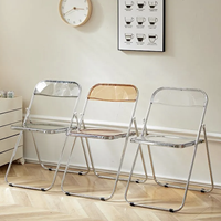 Chaise pliante transparente en plastique colorée, moderne et très demandée, pour jardin, extérieur, chambre et événements en cuisine