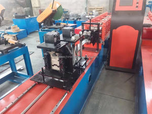 Máquina de fabricación de rastreador de correa de sombrero de alta velocidad Máquina formadora de rollos de perfil de enrasado de acero de quilla - Product Image 3