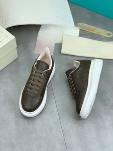 รองเท้าผ้าใบ Alexander Low Top หนังแท้แบบผูกเชือก พื้นหนา สไตล์ลำลอง สำหรับผู้ชายและผู้หญิง รองเท้าสตรีทแฟชั่น - Product Image 2