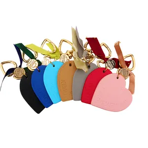 Petits accessoires en cuir dames cadeau porte-clés en forme de coeur porte-clés en cuir saffiano
