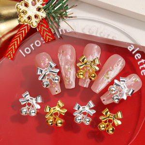 Adornos de uñas con forma de campana navideña, lazo de aleación rojo y verde, colgante 3D de metal, decoraciones para manicura navideña, venta al por mayor. - Product Image 5