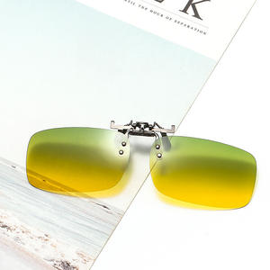 แว่นกันแดดแบบหนีบโลหะ Unisex ป้องกันรังสียูวี 400 เลนส์เรซิ่น มองเห็นได้ในเวลากลางคืน เหมาะสำหรับขับรถ เปลี่ยนสีได้ ใช้ได้ทั้งกลางวันและกลางคืน - Product Image 1