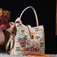 Sacs à main Loumixer pour femmes – Sacs de luxe Guangzhou – Sac seau graffiti tendance et mignon en PVC durable