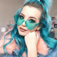 Lunettes de soleil en gros pas chères, personnalisées, en forme de cœur, colorées, sans monture, pour femmes, idéales pour les fêtes estivales à la plage