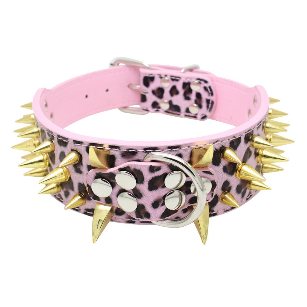 Leopardo rosa uña dorada