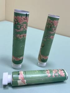 Tube cosmétique vert imprimé sur mesure avec bouchon à clapet blanc pour crème pour les mains - Product Image 3