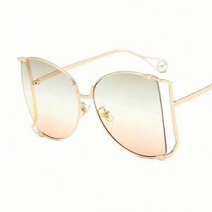 Gafas de Sol Cuadradas Extra Grandes con Logotipo Personalizado, Gafas de Sol de Moda para Mujer con Montura Grande y Lentes Transparentes - Product Image 2