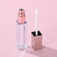 Tube d'emballage de brillant à lèvres en plastique transparent carré personnalisé de haute qualité contenants d'huile et de glaçure cosmétique vides en gros