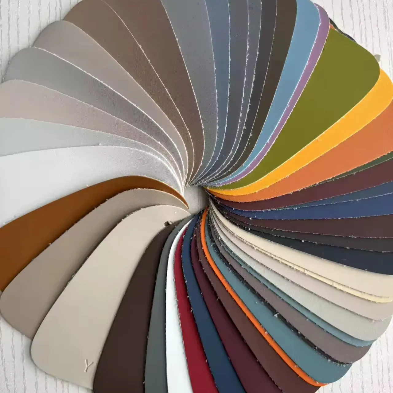 1.0mm Độ dày YY loạt PVC Faux Da Suede cơ sở vải có sẵn trong 45 màu sắc