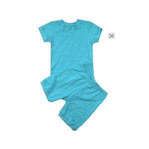 Ensemble 2 pièces personnalisé pour enfants garçons et filles, T-shirt en coton extensible beige uni et short cycliste, tenue pour enfants - Product Image 3