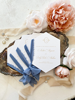 Programmes et invitations de mariage – Cartes de menu de cérémonie en papier plié fait main avec monogramme doré et impression UV – Personnalisables pour les amoureux