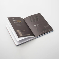Impression de brochures haut de gamme avec reliure parfaite, papier couché, logo en relief