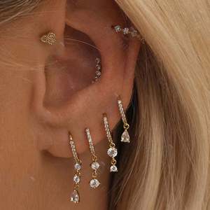 Gemnel Joyería de lujo Chapado en oro Huggie Pave Diamond Hoop Earring Set - Product Image 2