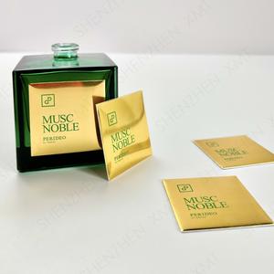 Etiquetas de Embalaje Personalizadas con Logotipo Metálico en Relieve 3D de Lujo para Diseño de Marca Privada, Velas y Perfumes - Product Image 2