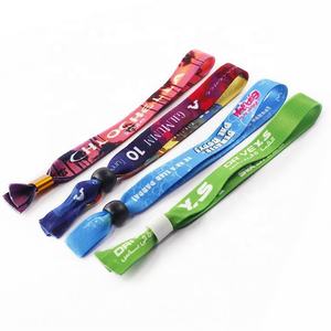 Bracelet en tissu de ruban de satin promotionnel de logo personnalisé pour des événements de concert et de festival - Product Image 2