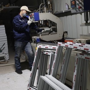 Fenêtre coulissante commerciale en <span class=keywords><strong>PVC</strong></span> à triple <span class=keywords><strong>vitrage</strong></span> insonorisée avec rideau suspendu extérieur certifiée Energy Star pour bureau - Product Image 6