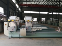 Sierra de Corte de Doble Cabezal de Alta Precisión Integrada para Cortar Perfiles de Aluminio a 45 y 90 Grados