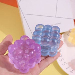 Jouets sensoriels anti-stress tendance 2025 pour l'autisme, balles anti-stress à remontée lente, cubes de maltose carrés, jouets moelleux pour garçons de tous âges - Product Image 6